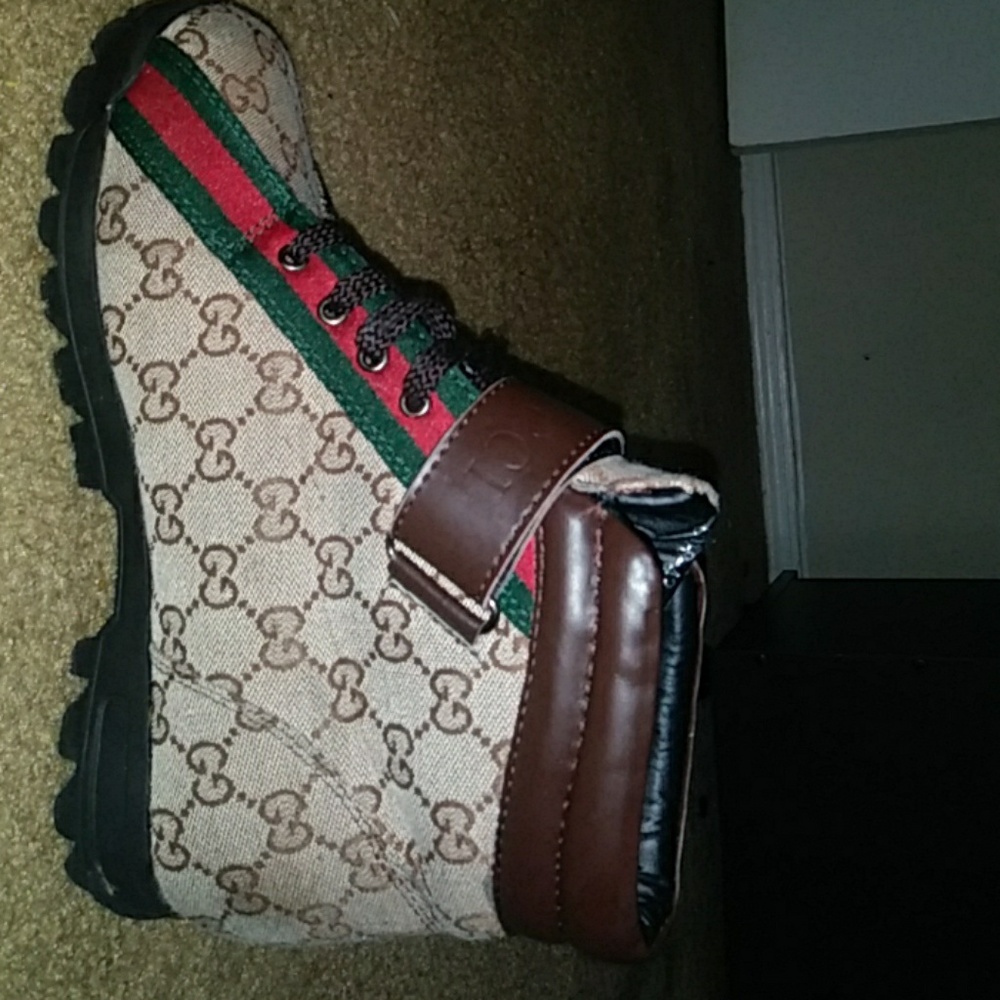 Gucci boots and sun glasses combo - Picture 3 of 4